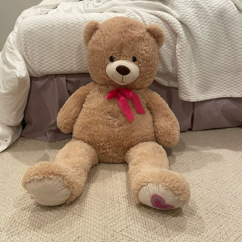 Jumbo teddy bear